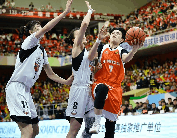 开云体育APP下载-日本队鏖战德国队，安赛龙状态火热