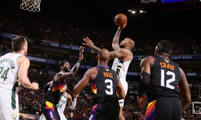 开云体育2026-广州队轻取雄鹿，克莱惊艳四座