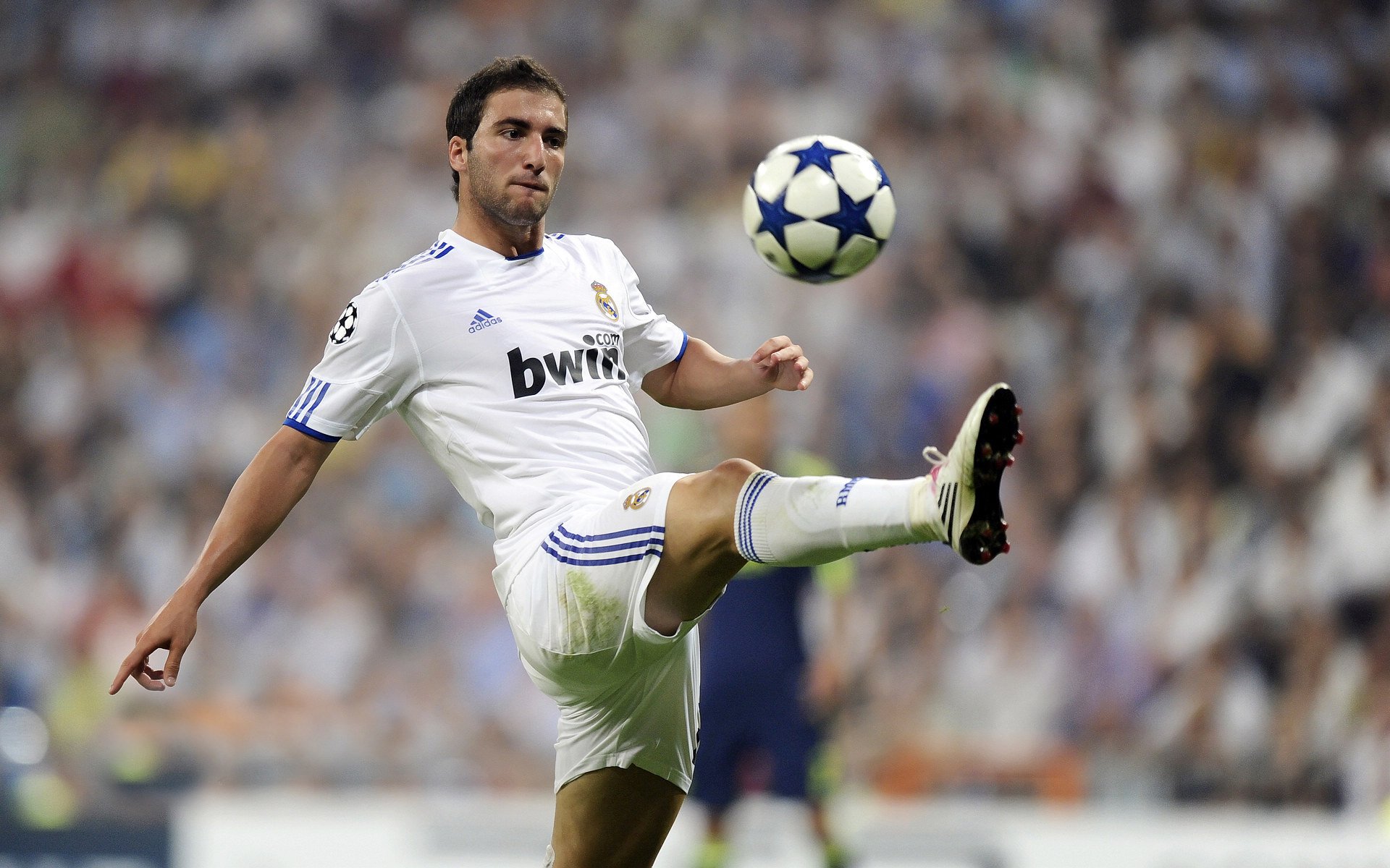 终场哨响前的神迹，范戴克头槌定音，毕尔巴鄂上演北欧逆转史诗